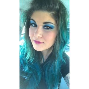 Meet your Posher, Makaela